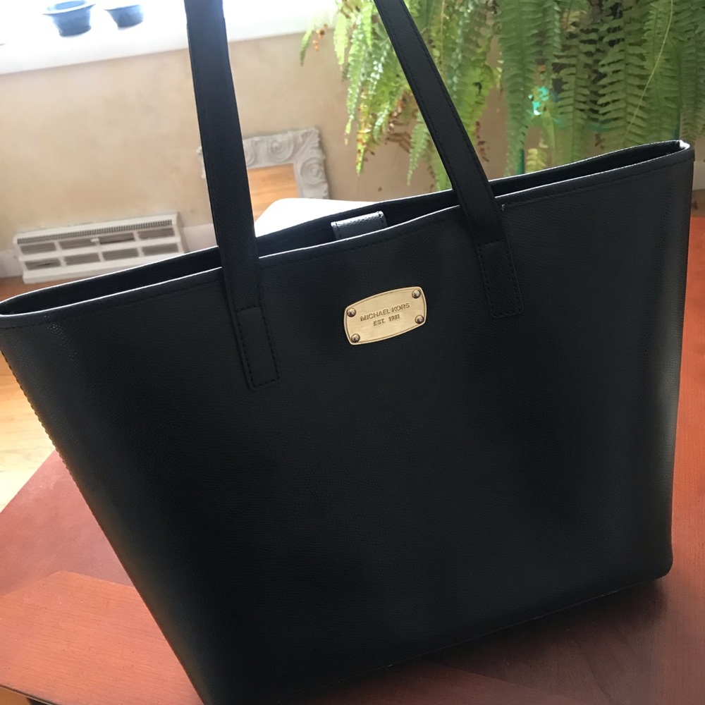 Black Michael Kors purse